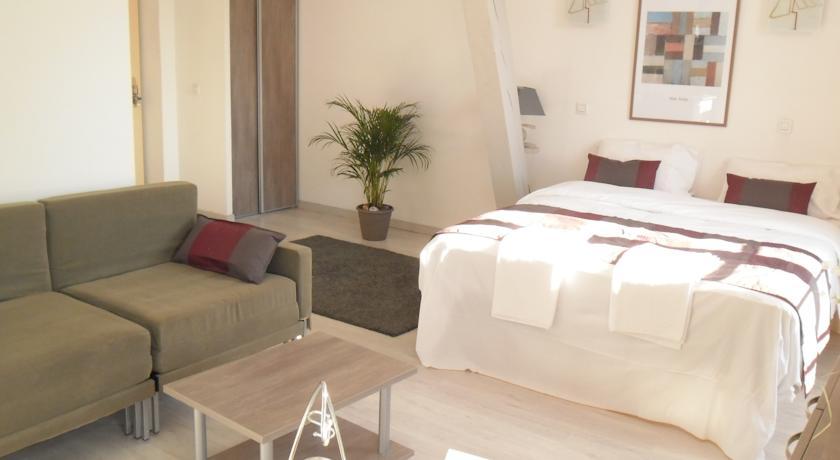 Terres De France - Appart'Hotel Le Splendid Allevard Exterior photo