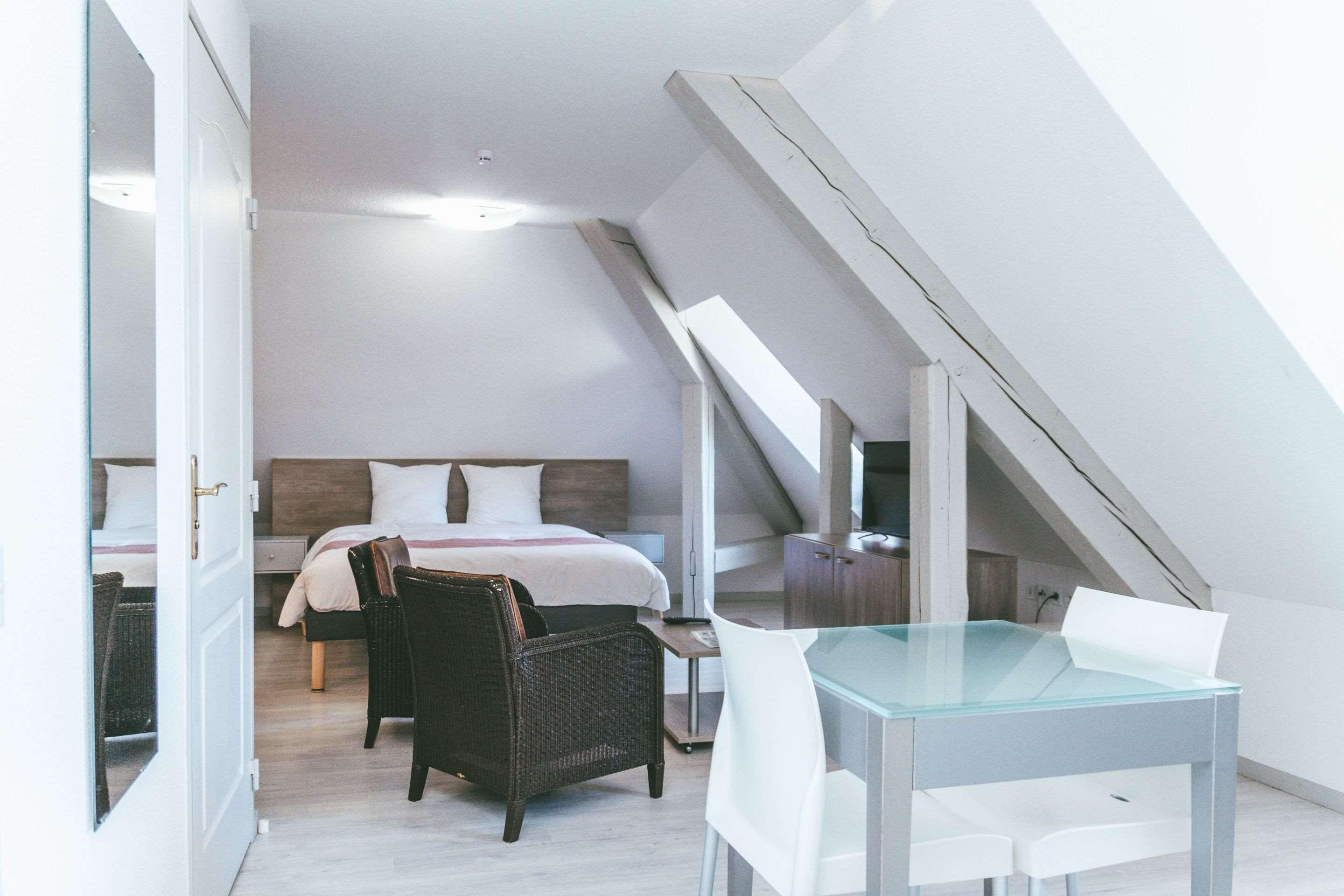 Terres De France - Appart'Hotel Le Splendid Allevard Exterior photo