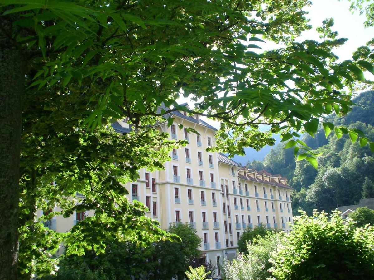 Terres De France - Appart'Hotel Le Splendid Allevard Exterior photo
