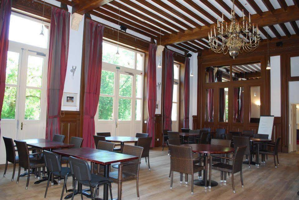 Terres De France - Appart'Hotel Le Splendid Allevard Exterior photo